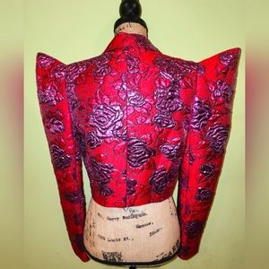 POINTED SHOULDERS! AKIRA Pink floral blazer size large.